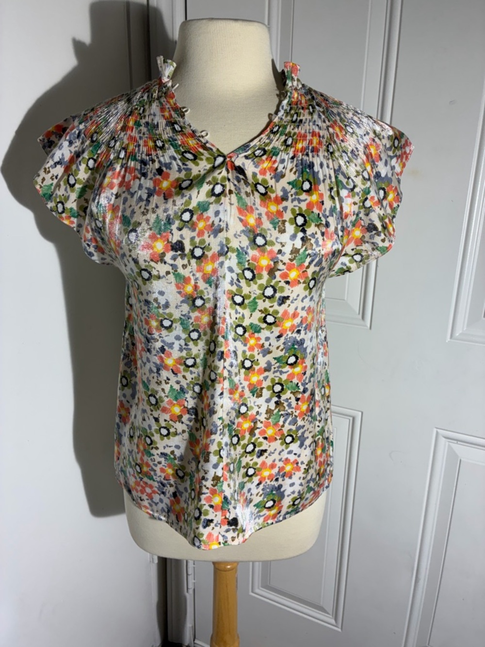 Women's Moodie Floral
Smocked Neck Blouse XS Boho Cottagecore Flutter Sleeve Top - Picture 7 of 14